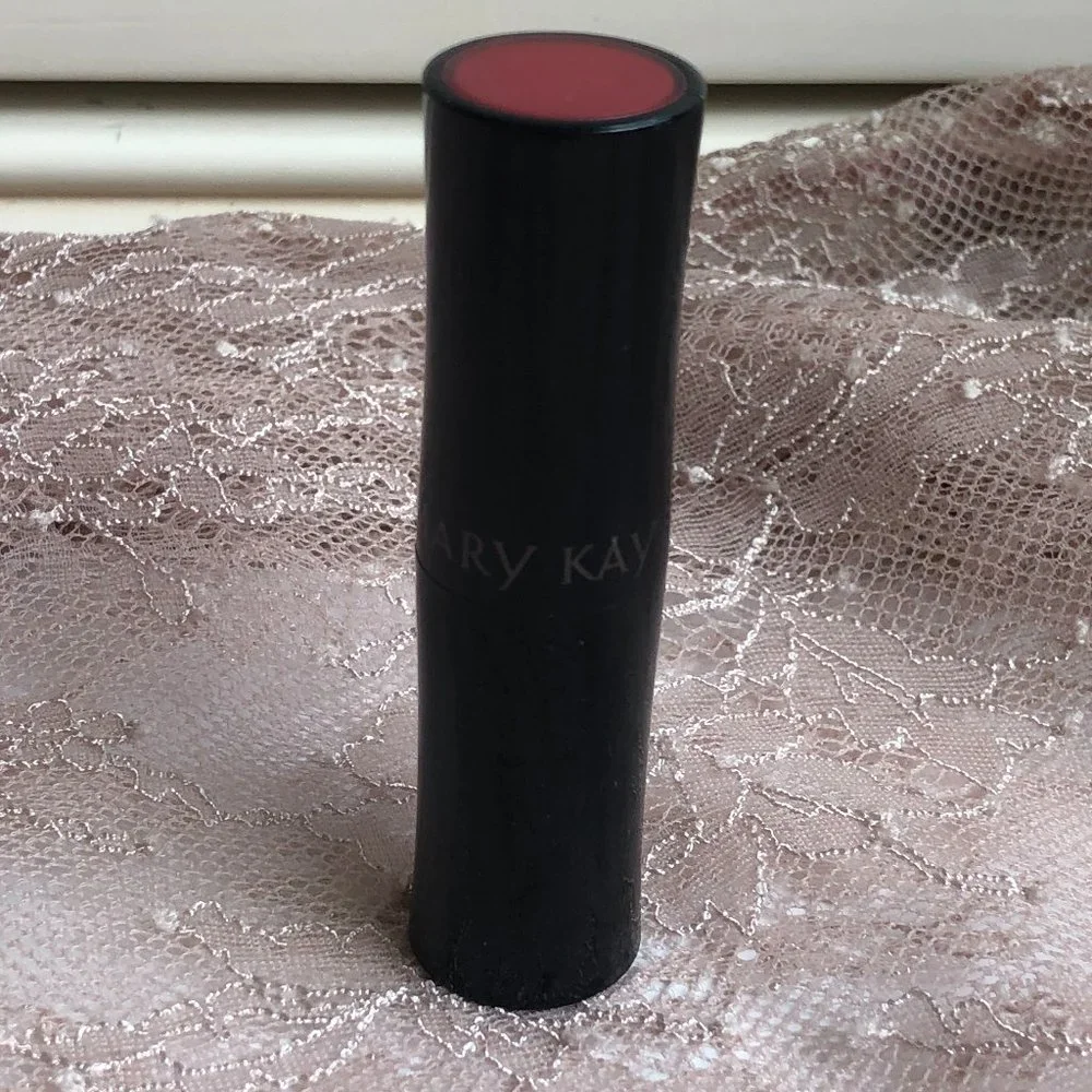 Mary Kay Really Red Creme Lipstick Retro Classic Fairycore Glam Beauty